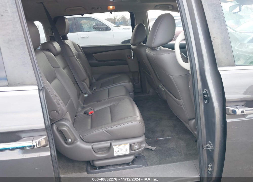 2015 HONDA ODYSSEY EX-L VIN: 5FNRL5H60FB102624