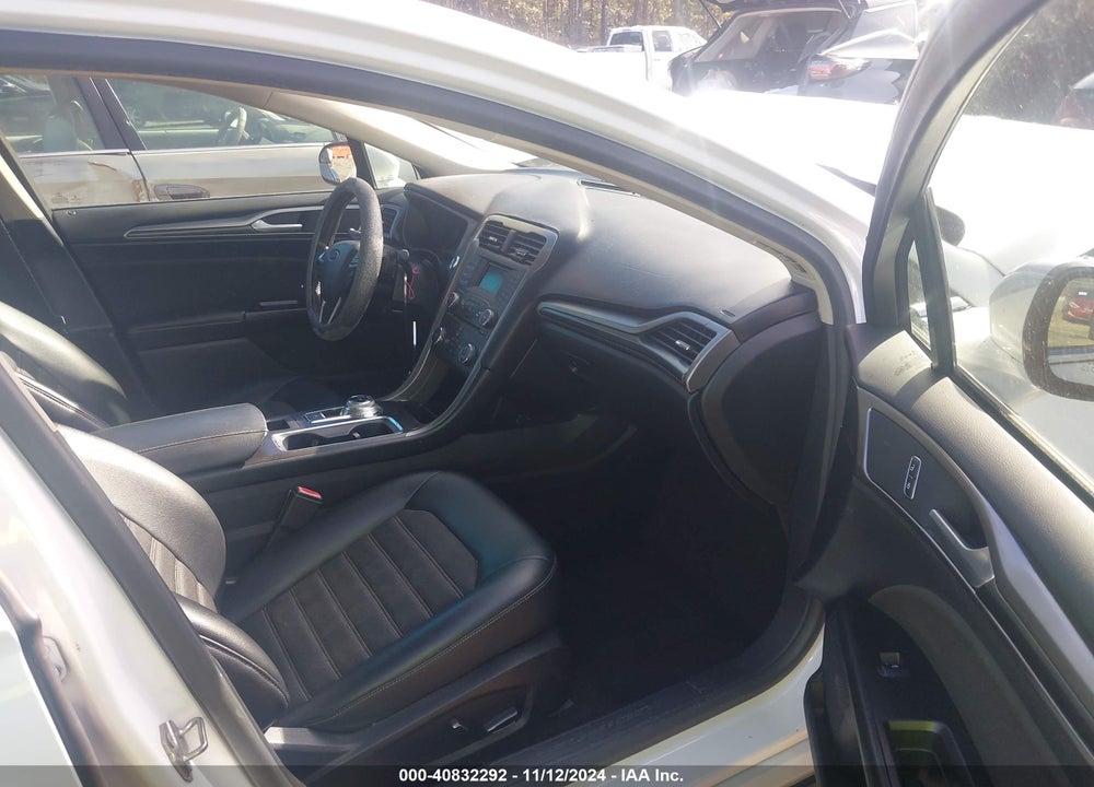 2017 FORD FUSION SE VIN: 3FA6P0H92HR393302