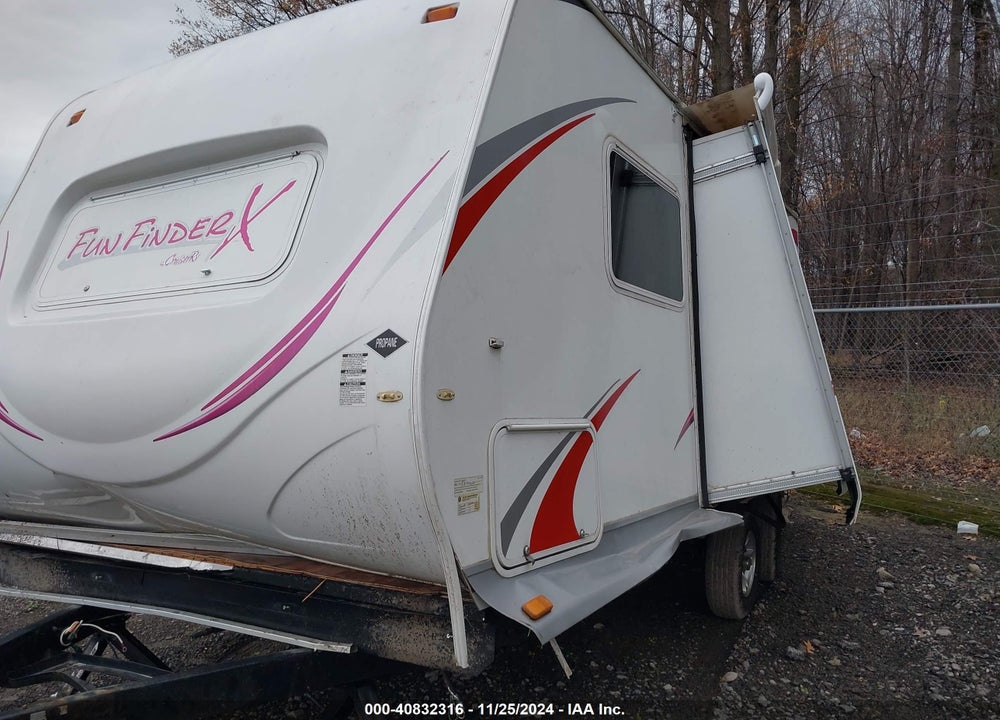 2011 CRUISER RV FUN FINDER X 210 WBS VIN: 5RXTA2123B1020226