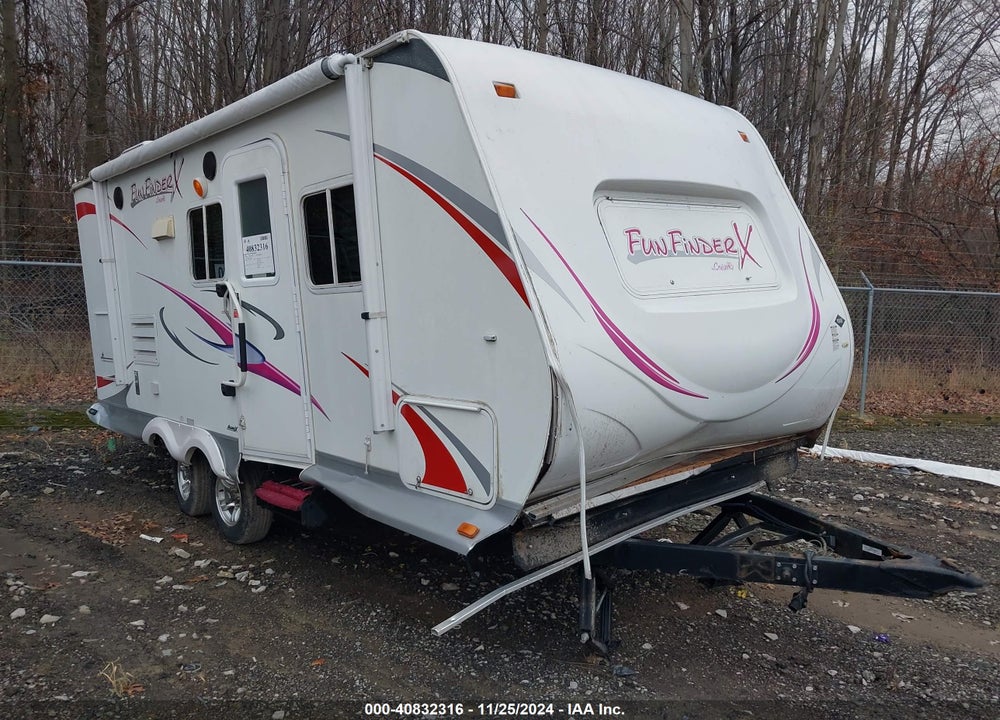 2011 CRUISER RV FUN FINDER X 210 WBS VIN: 5RXTA2123B1020226