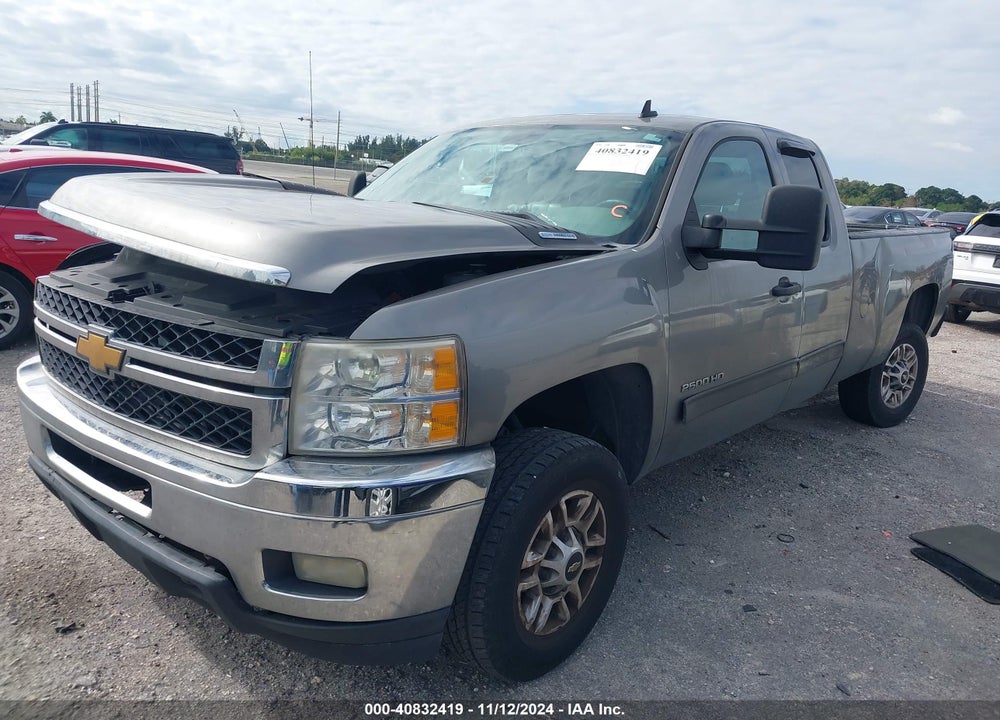 2013 CHEVROLET SILVERADO 2500HD LT VIN: 1GC2CXE80DZ334022
