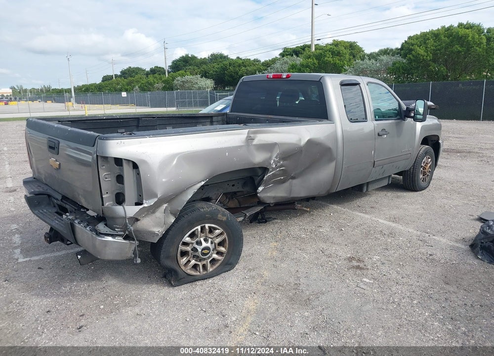 2013 CHEVROLET SILVERADO 2500HD LT VIN: 1GC2CXE80DZ334022