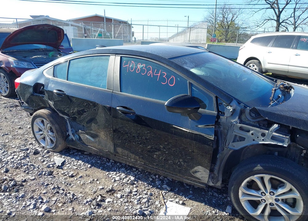 2019 CHEVROLET CRUZE LT VIN: 1G1BE5SM7K7134613