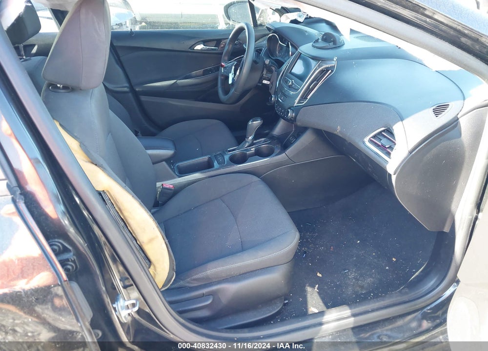 2019 CHEVROLET CRUZE LT VIN: 1G1BE5SM7K7134613