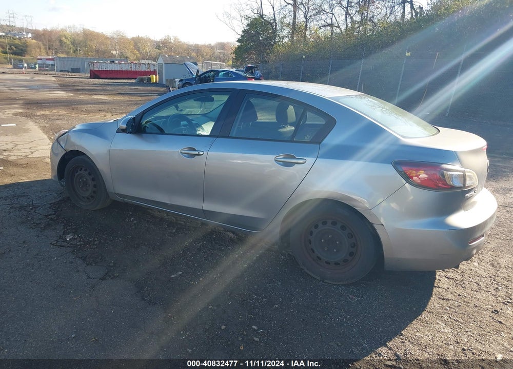 2013 MAZDA MAZDA3 VIN: JM1BL1U87D1703441