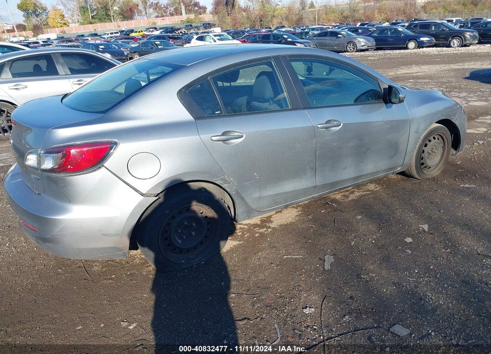 2013 MAZDA MAZDA3 VIN: JM1BL1U87D1703441