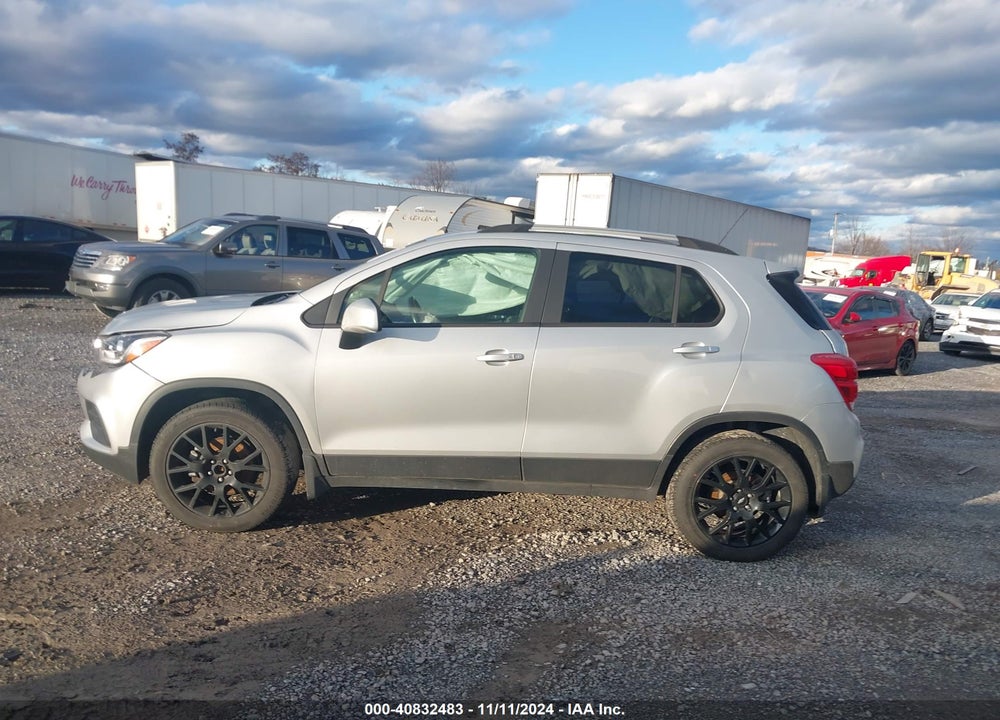 2022 CHEVROLET TRAX AWD LT VIN: KL7CJPSM4NB542424