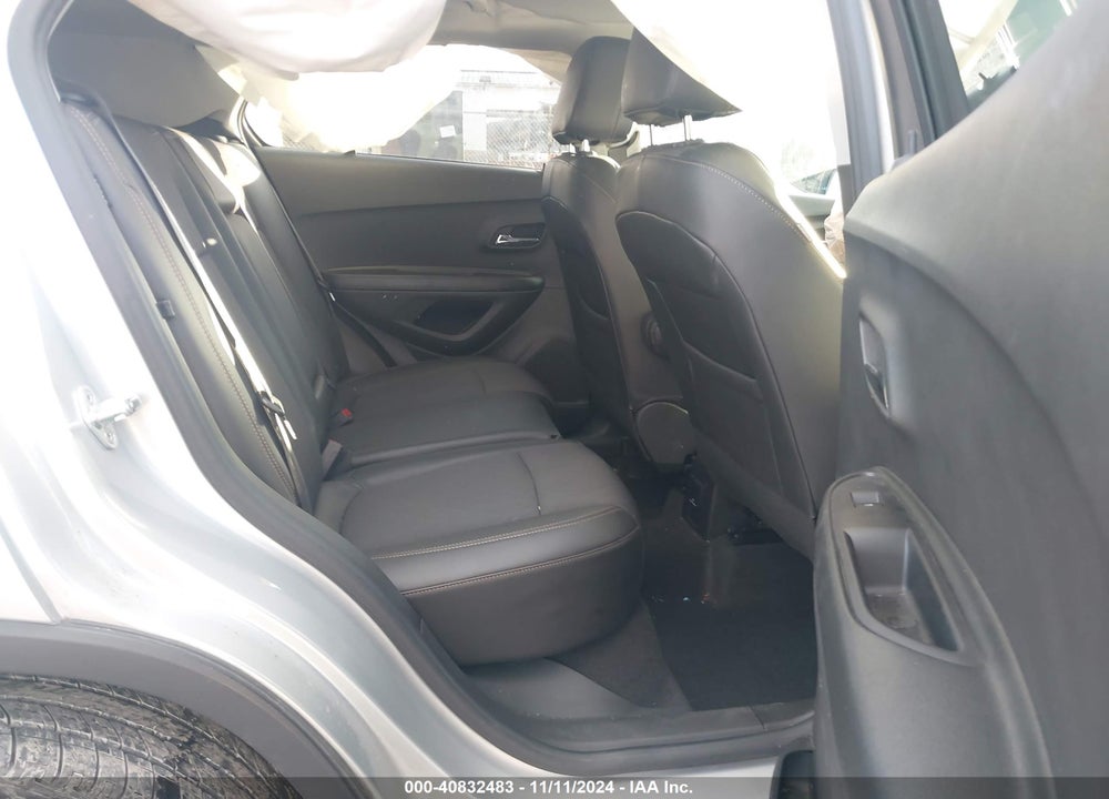 2022 CHEVROLET TRAX AWD LT VIN: KL7CJPSM4NB542424