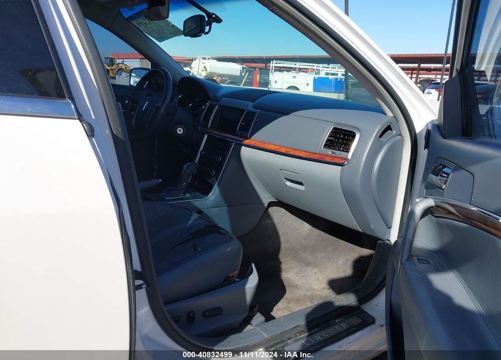 2010 LINCOLN MKZ VIN: 3LNHL2GC9AR627315