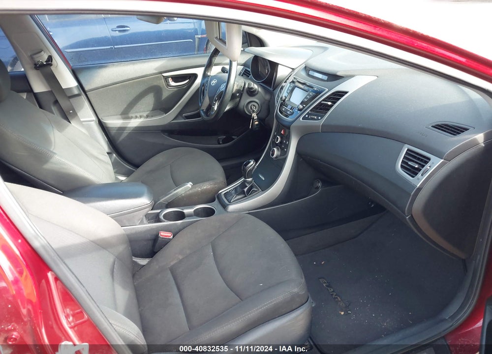 2015 HYUNDAI ELANTRA SE VIN: 5NPDH4AE4FH571823