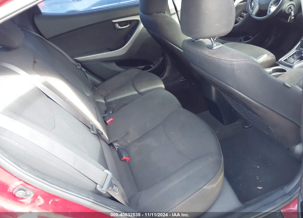 2015 HYUNDAI ELANTRA SE VIN: 5NPDH4AE4FH571823