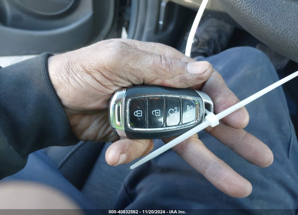 2022 HYUNDAI KONA ELECTRIC SEL VIN: KM8K23AG8NU141104