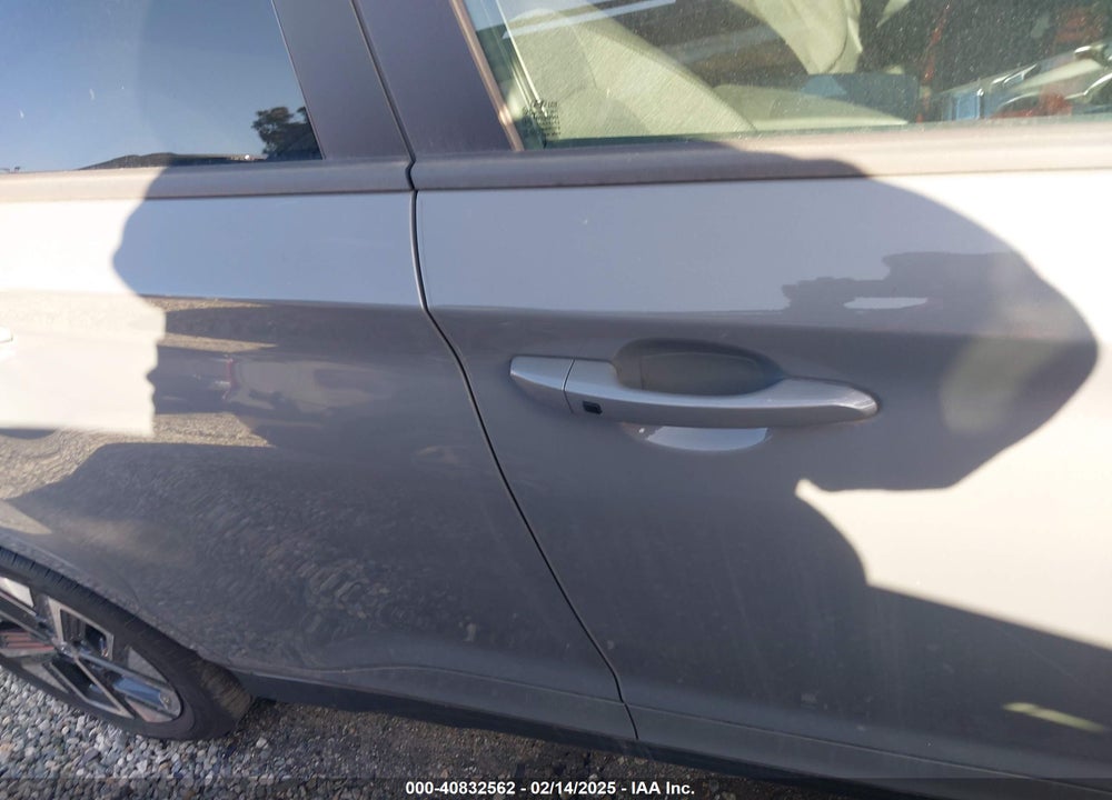 2022 HYUNDAI KONA ELECTRIC SEL VIN: KM8K23AG8NU141104