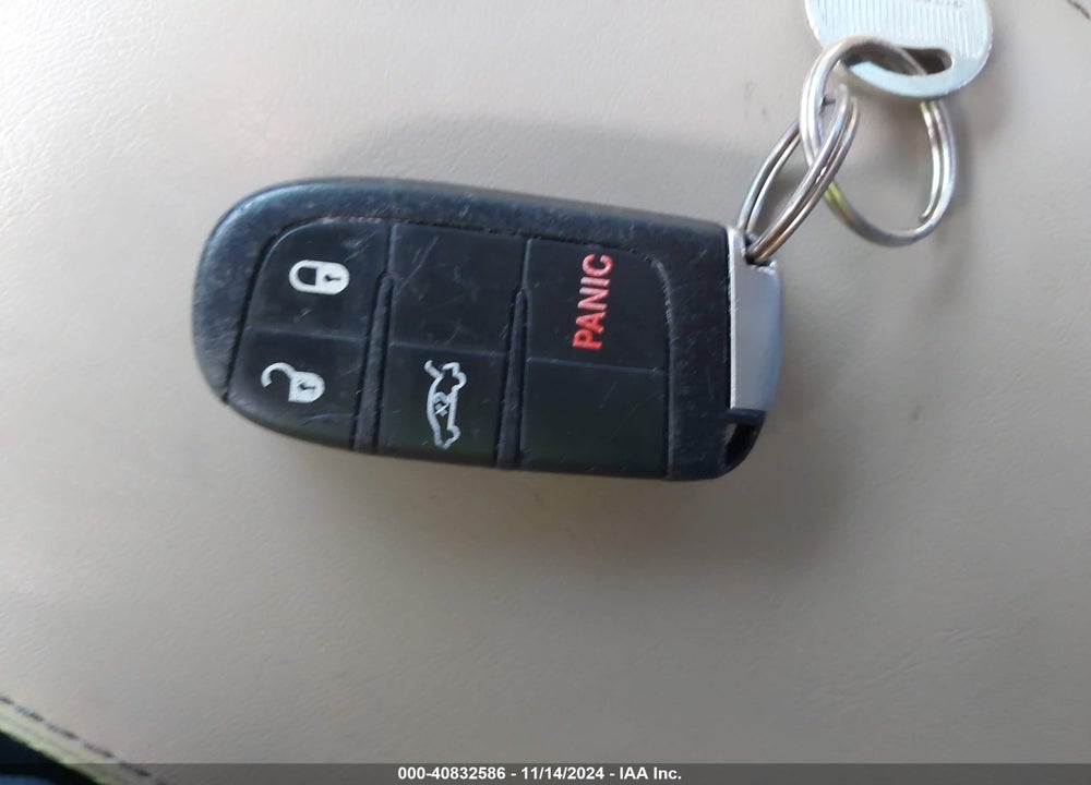 2014 CHRYSLER 300 VIN: 2C3CCAAG3EH156689
