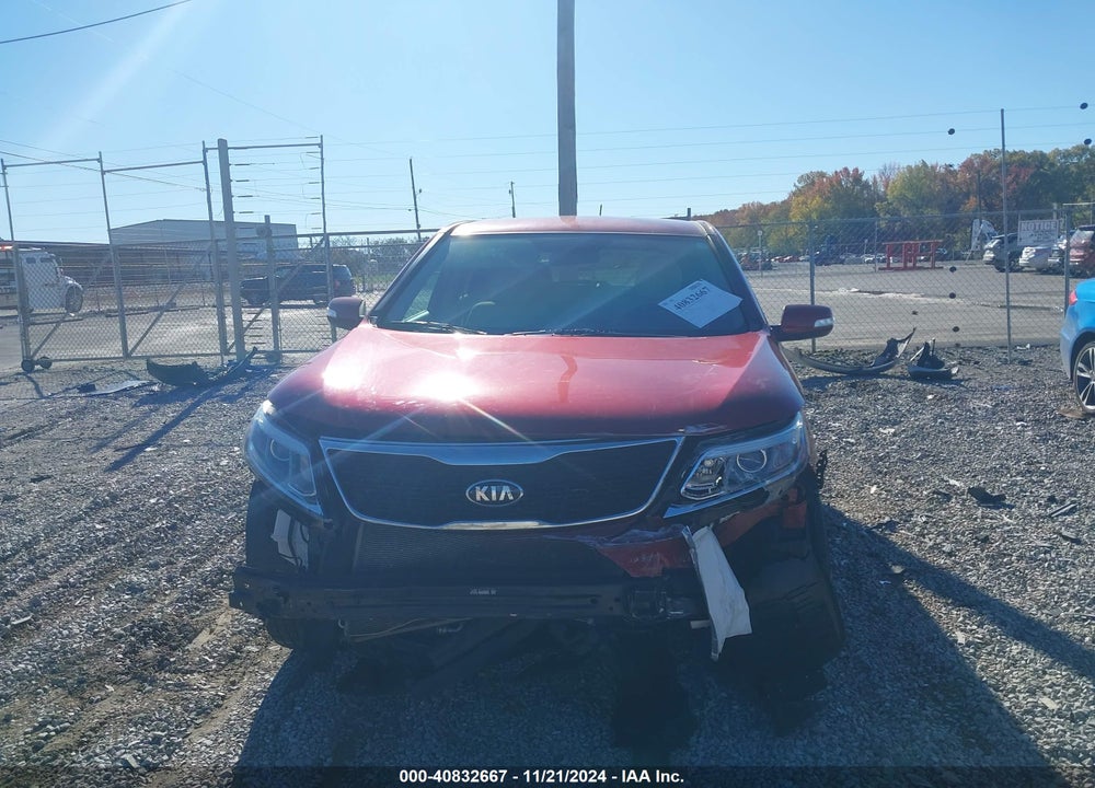 2015 KIA SORENTO LX VIN: 5XYKT3A65FG581244