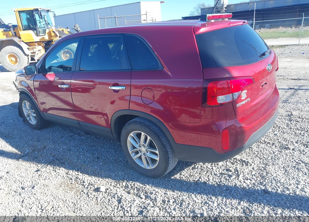 2015 KIA SORENTO LX VIN: 5XYKT3A65FG581244