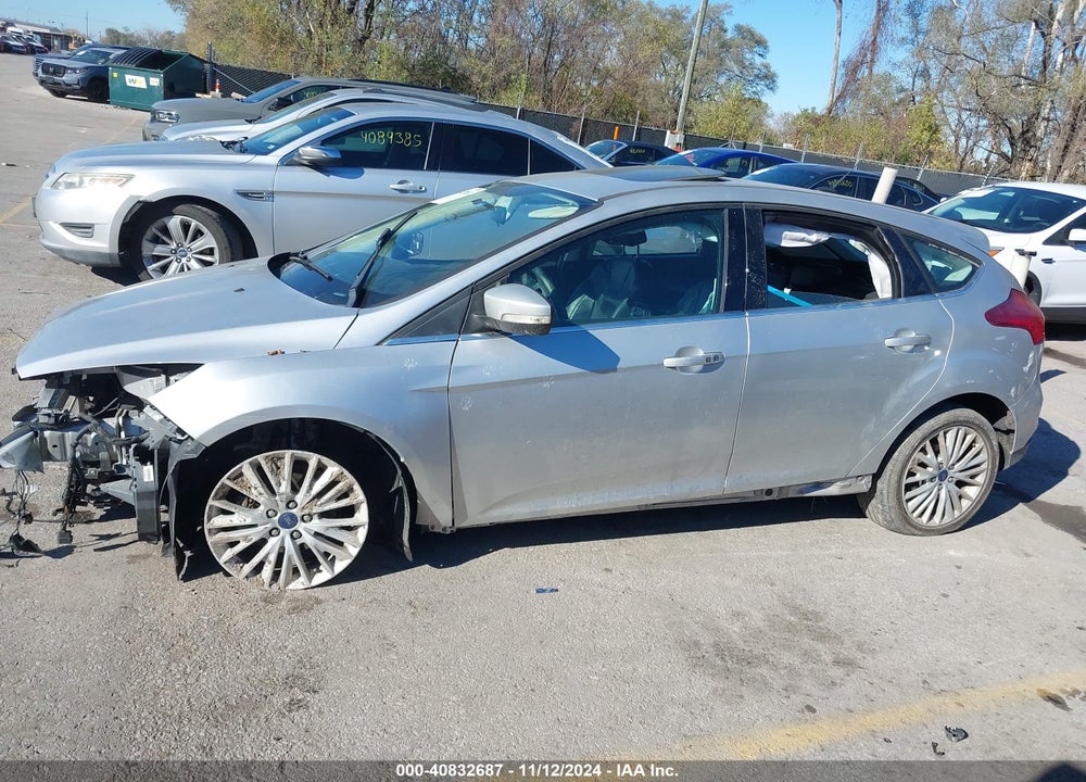 2018 FORD FOCUS TITANIUM VIN: 1FADP3N24JL275210
