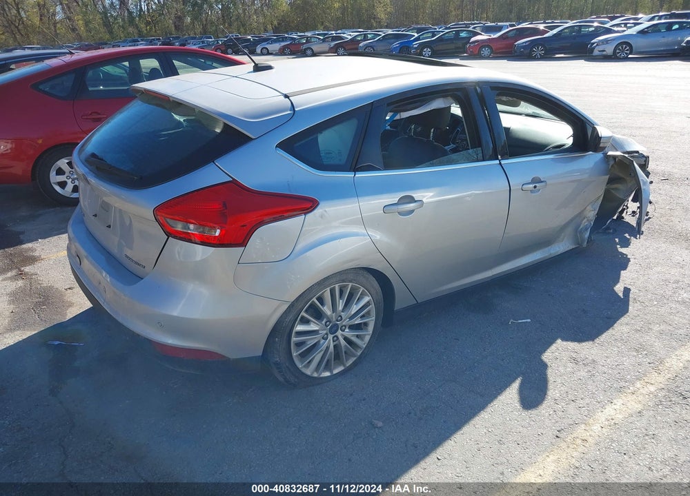 2018 FORD FOCUS TITANIUM VIN: 1FADP3N24JL275210