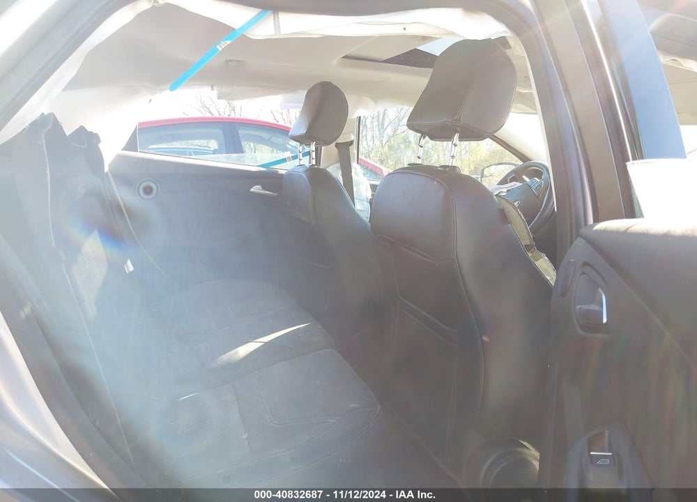 2018 FORD FOCUS TITANIUM VIN: 1FADP3N24JL275210