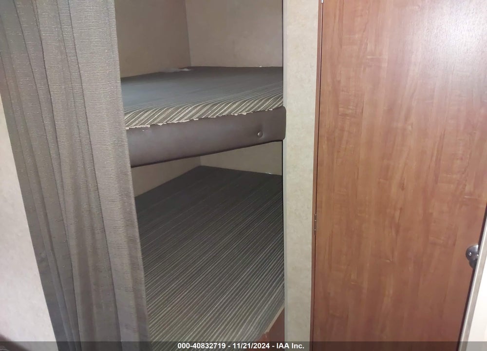 2013 JAYCO JAY FLIGHT TRAVEL TRAILER VIN: 1UJBJ0BP5D18D0274