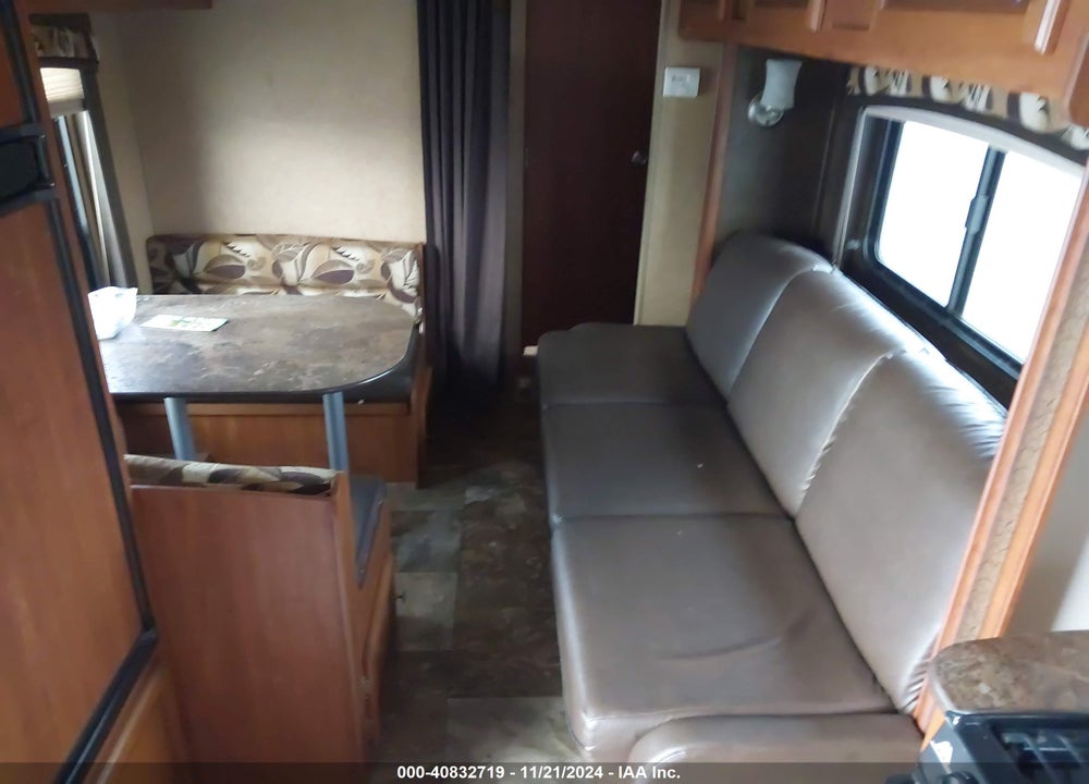 2013 JAYCO JAY FLIGHT TRAVEL TRAILER VIN: 1UJBJ0BP5D18D0274