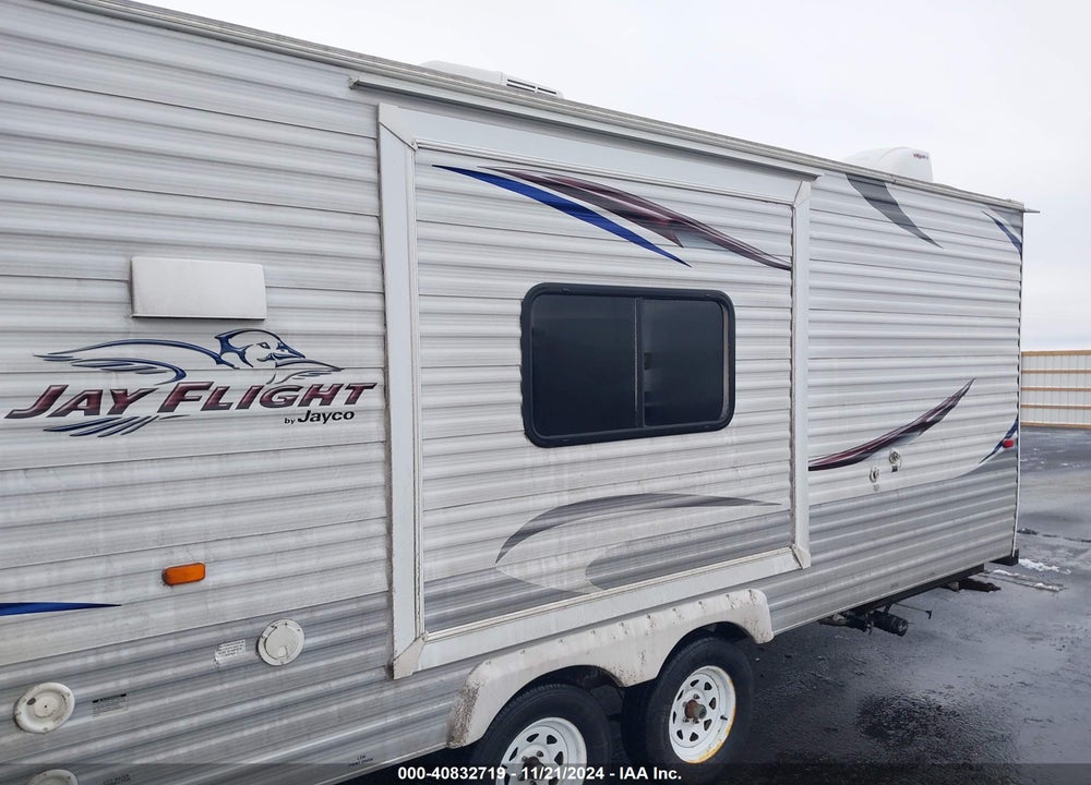 2013 JAYCO JAY FLIGHT TRAVEL TRAILER VIN: 1UJBJ0BP5D18D0274