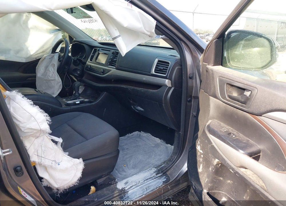 2017 TOYOTA HIGHLANDER LE VIN: 5TDZZRFH2HS203026