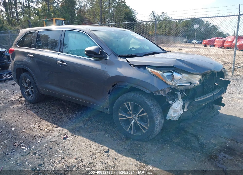 2017 TOYOTA HIGHLANDER LE VIN: 5TDZZRFH2HS203026