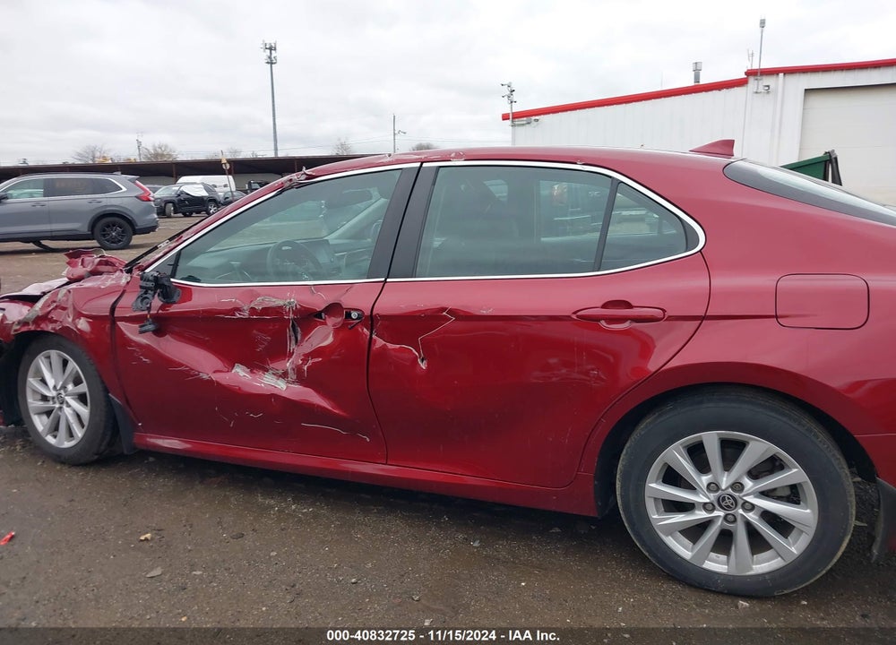 2021 TOYOTA CAMRY LE VIN: 4T1C11AK2MU422183