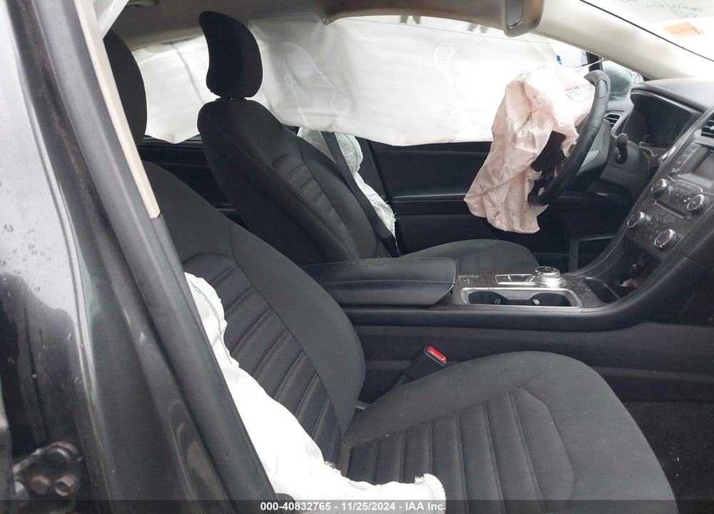 2018 FORD FUSION S VIN: 3FA6P0G7XJR238230