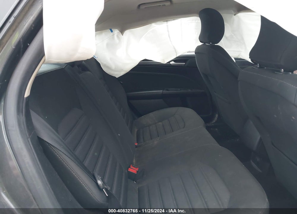 2018 FORD FUSION S VIN: 3FA6P0G7XJR238230