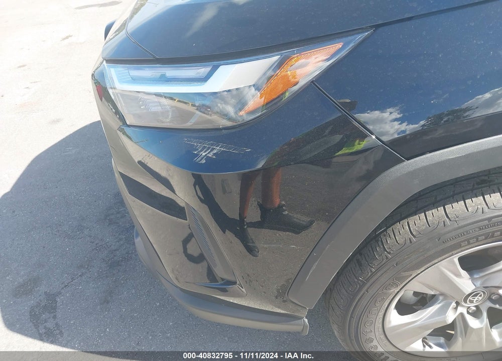 2024 TOYOTA RAV4 XLE VIN: 2T3W1RFV3RW305192