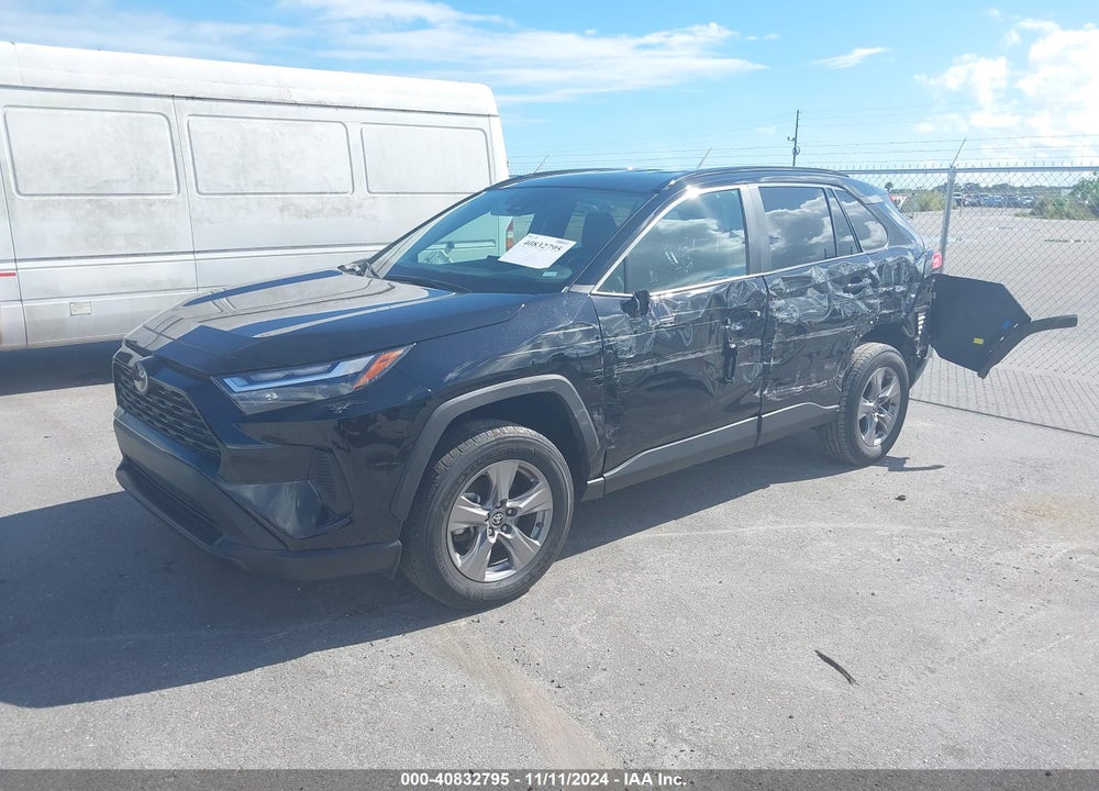 2024 TOYOTA RAV4 XLE VIN: 2T3W1RFV3RW305192