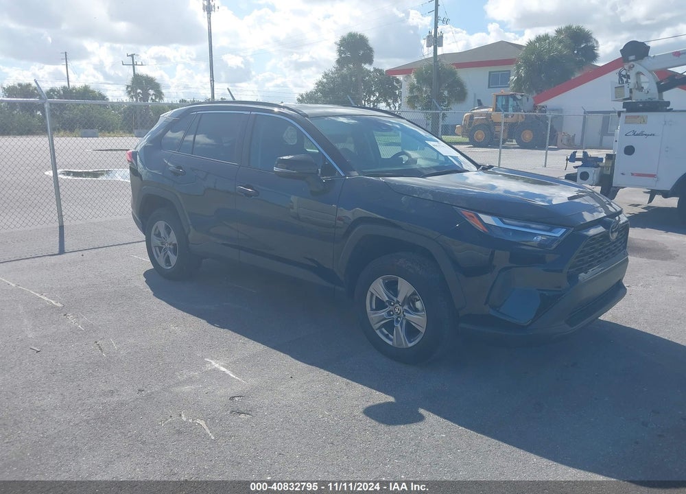 2024 TOYOTA RAV4 XLE VIN: 2T3W1RFV3RW305192