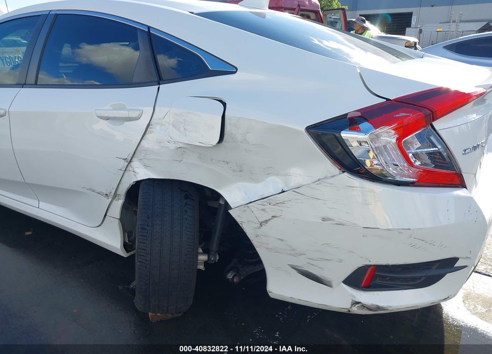 2018 HONDA CIVIC EX-L VIN: JHMFC1F82JX028734