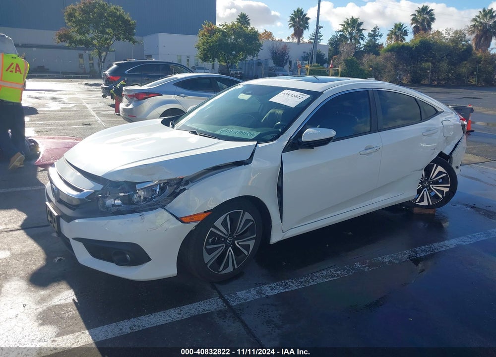 2018 HONDA CIVIC EX-L VIN: JHMFC1F82JX028734