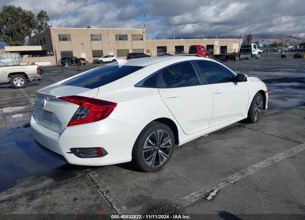 2018 HONDA CIVIC EX-L VIN: JHMFC1F82JX028734