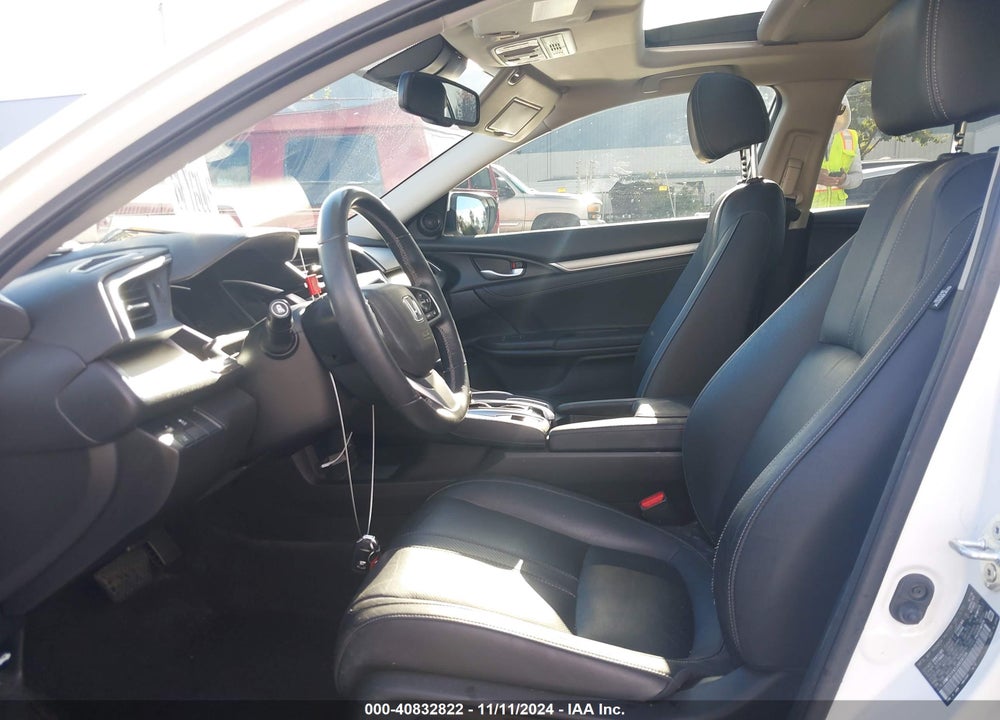 2018 HONDA CIVIC EX-L VIN: JHMFC1F82JX028734