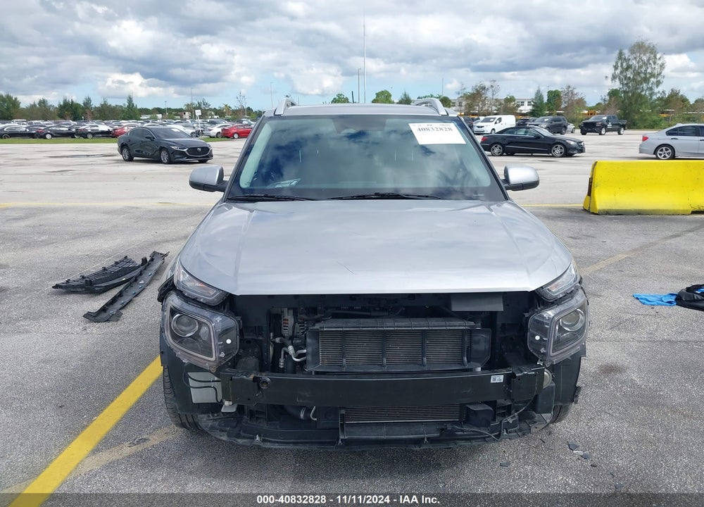 2023 HYUNDAI VENUE SEL VIN: KMHRC8A38PU241924