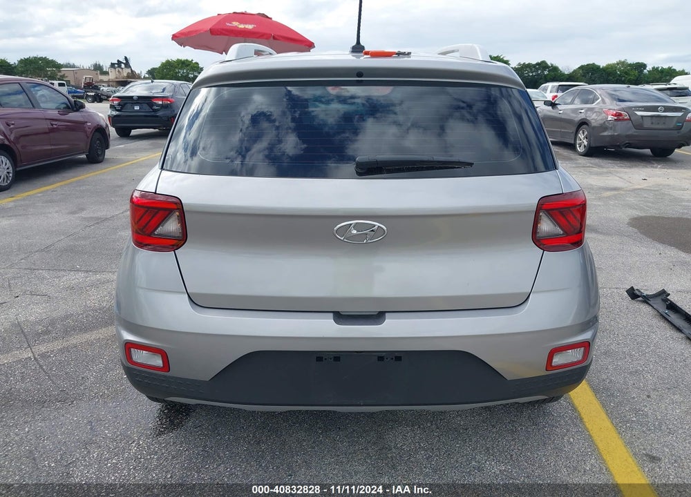 2023 HYUNDAI VENUE SEL VIN: KMHRC8A38PU241924