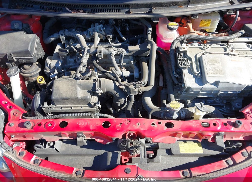 2015 TOYOTA PRIUS C TWO VIN: JTDKDTB32F1585351