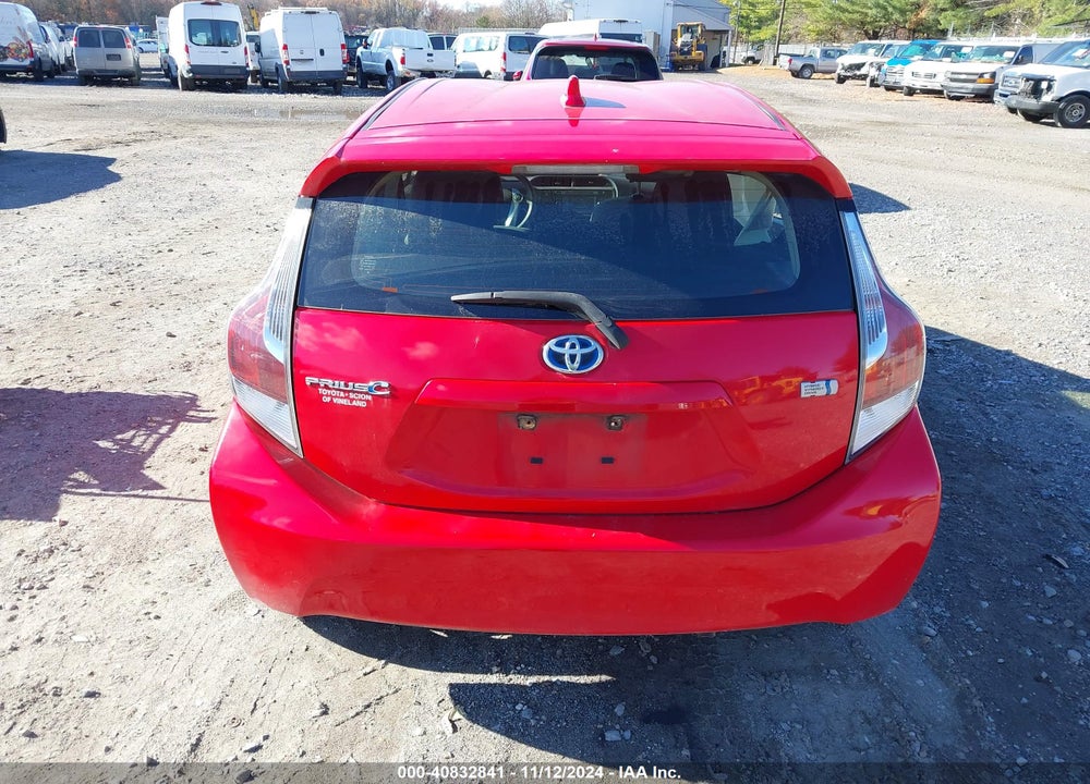 2015 TOYOTA PRIUS C TWO VIN: JTDKDTB32F1585351