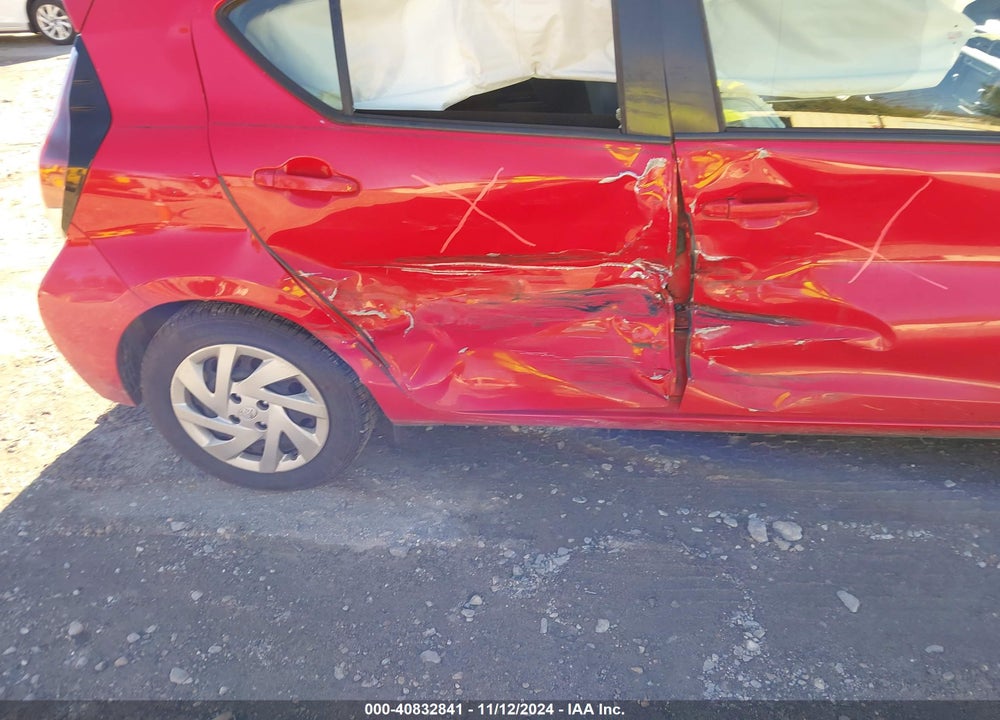 2015 TOYOTA PRIUS C TWO VIN: JTDKDTB32F1585351