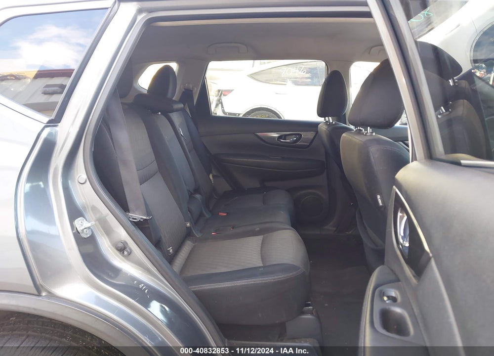 2017 NISSAN ROGUE VIN: JN8AT2MV0HW272980