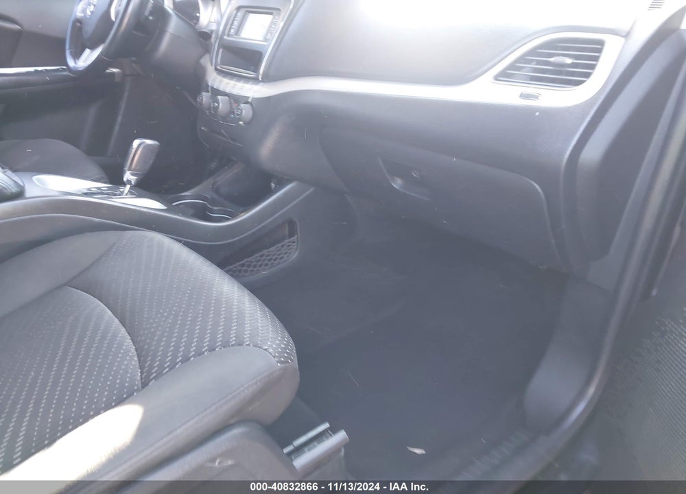 2018 DODGE JOURNEY SE VIN: 3C4PDCAB5JT302182