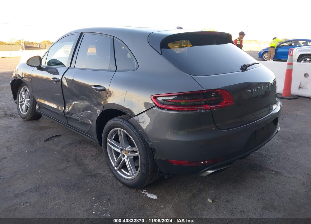 2018 PORSCHE MACAN VIN: WP1AA2A58JLB23020