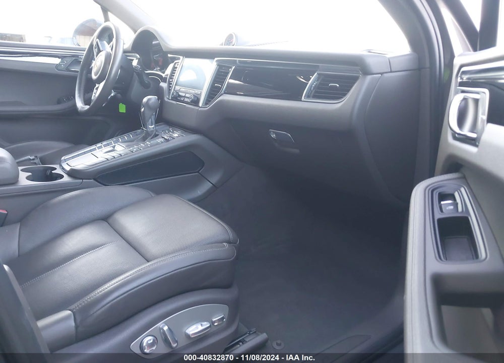 2018 PORSCHE MACAN VIN: WP1AA2A58JLB23020
