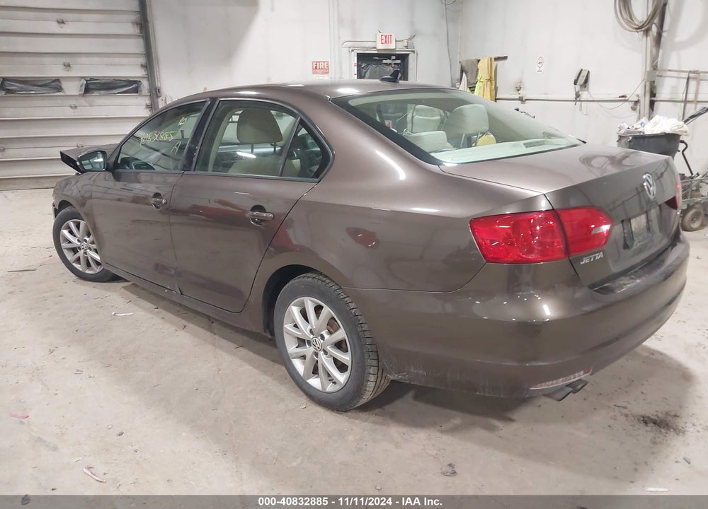 2011 VOLKSWAGEN JETTA 2.5L SE VIN: 3VWBZ7AJ5BM325223