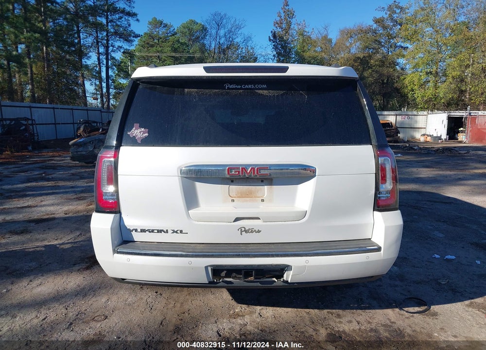 2017 GMC YUKON XL DENALI VIN: 1GKS2HKJ4HR201015