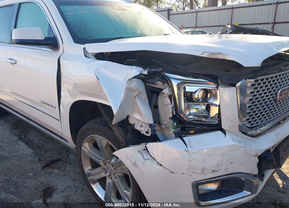 2017 GMC YUKON XL DENALI VIN: 1GKS2HKJ4HR201015